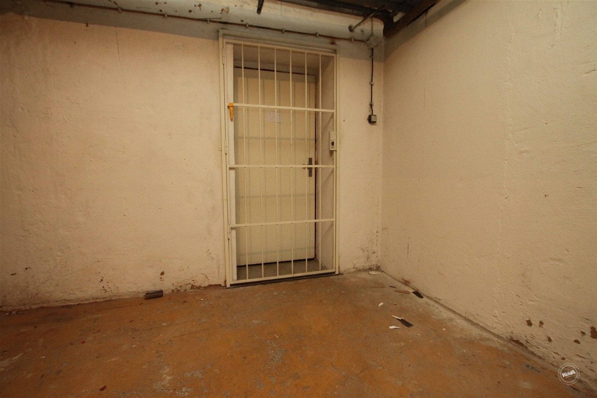 vstupní dveře s mříží