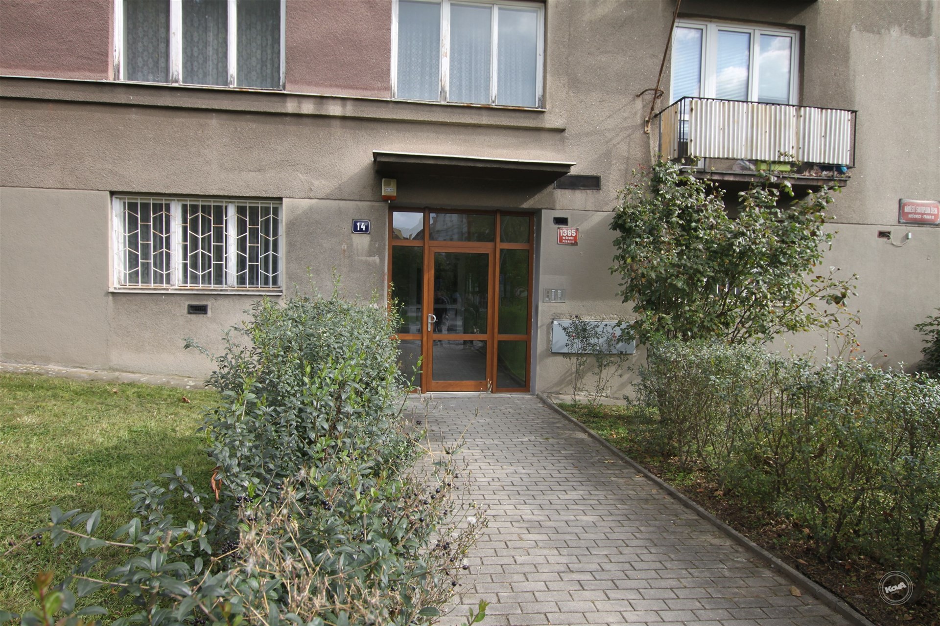 vstup do budovy z náměstí Svatopluka Čecha