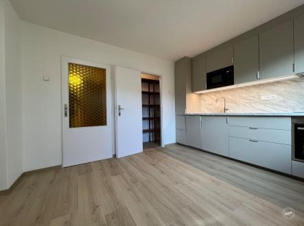 Pronájem domu/vily, 200 m²