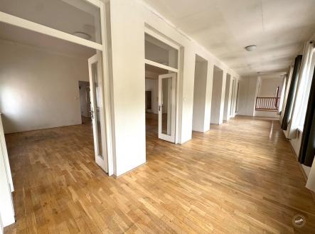 Pronájem kanceláře, 183 m²