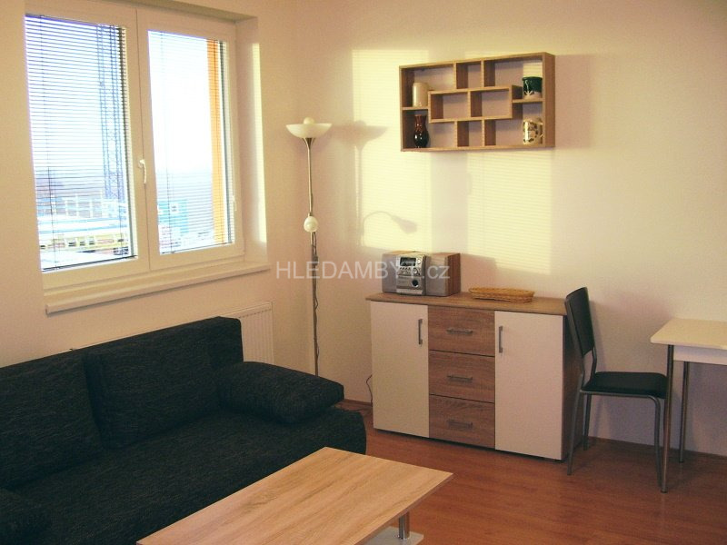 Pronájem novostavby Praha 9 Kyje 1+kk s balkonem Sicherova