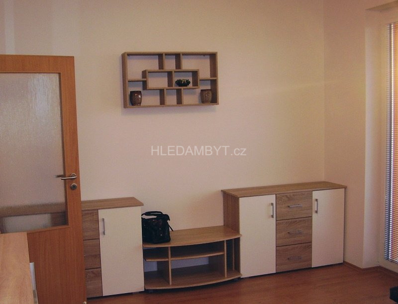 Pronájem novostavby Praha 9 Kyje 1+kk s balkonem Sicherova