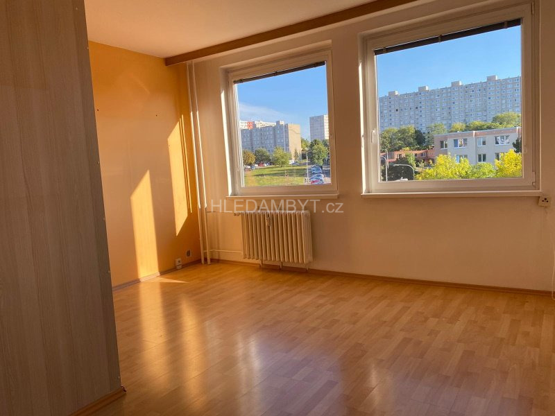 Pronájem bytu Praha 4 Modřany 2+kk s lodžií Šumenská