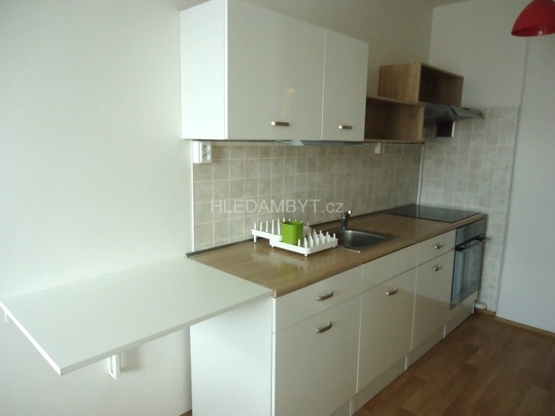 Pronájem bytu Praha 6 Řepy 1+1 s lodžií Zrzavého