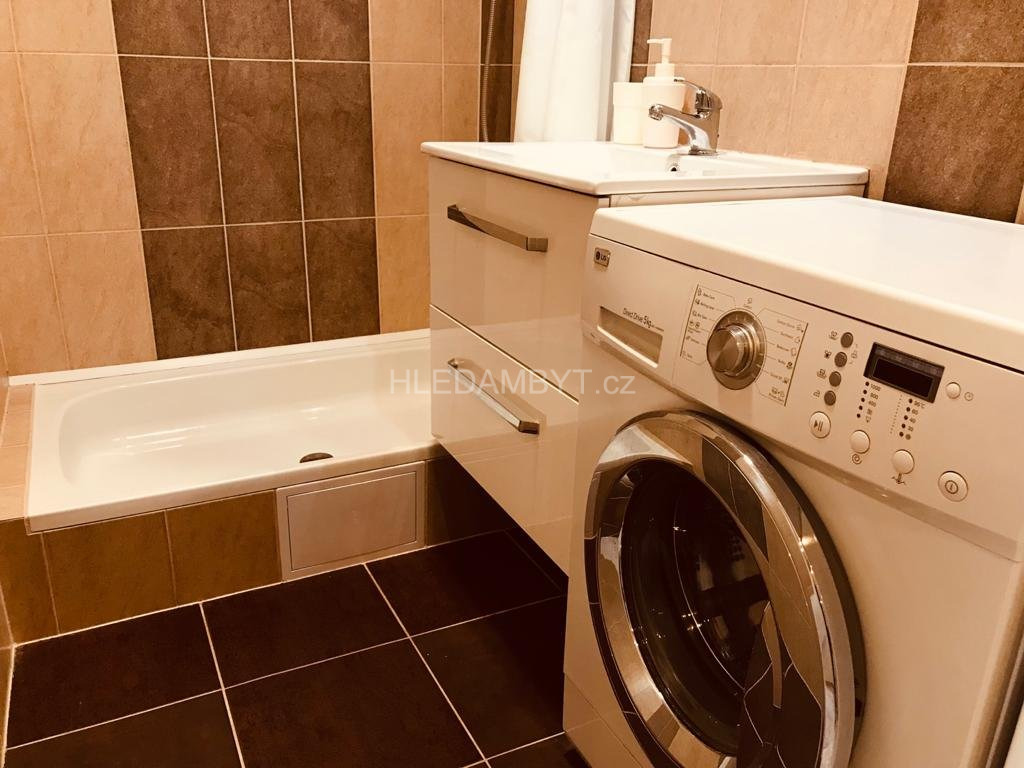 Pronájem bytu Praha 8 Kobylisy 2+kk Hrubého