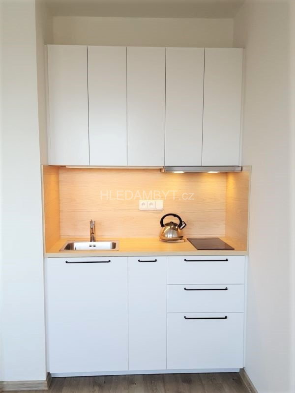 Pronájem bytu Praha 4 Chodov 2+kk s lodžií Majerského