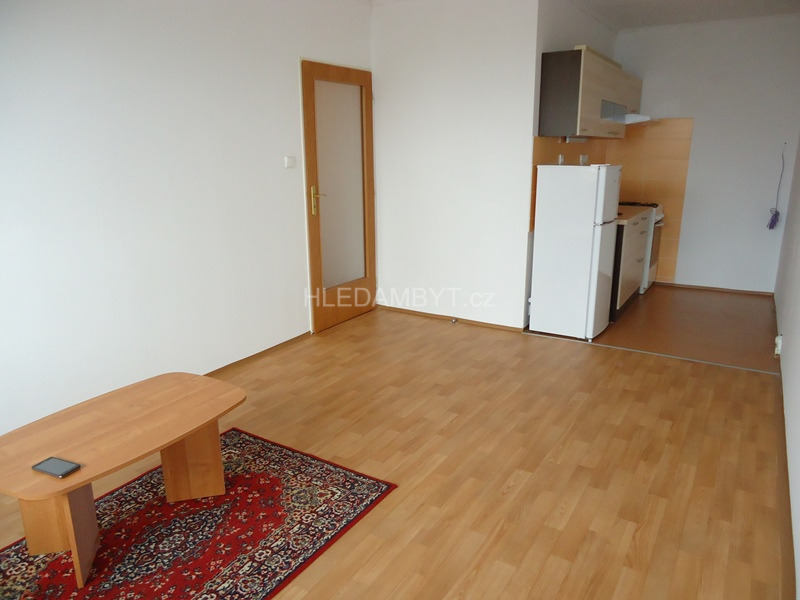 Pronájem bytu 2+kk s lodžií Praha 9 Prosek Jablonecká