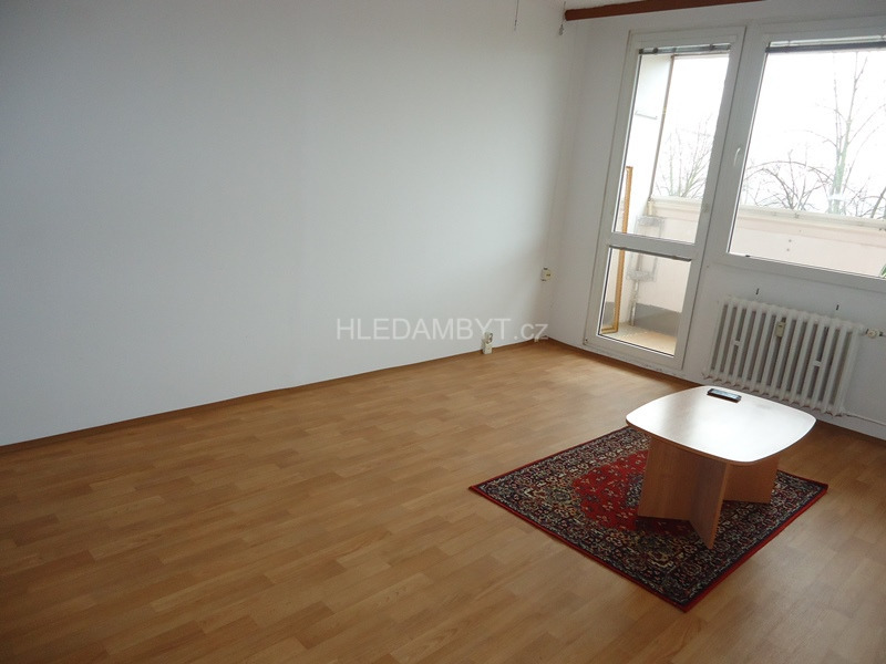 Pronájem bytu 2+kk s lodžií Praha 9 Prosek Jablonecká