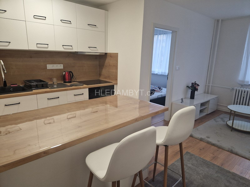 Pronájem bytu Praha 6 Ruzyně 2+kk Ciolkovského