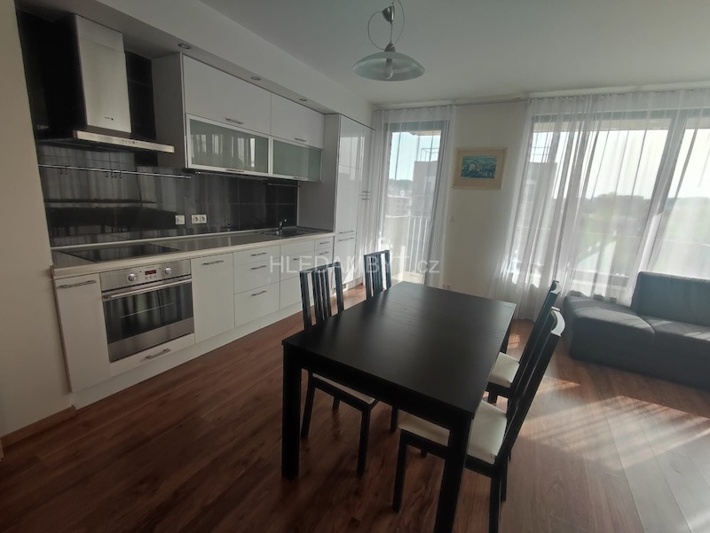 Pronájem novostavby Praha 9 Vysočany 2+kk s balkonem Sousedíkova