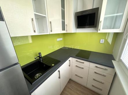 Pronájem bytu, 1+kk, 27 m² obrázek