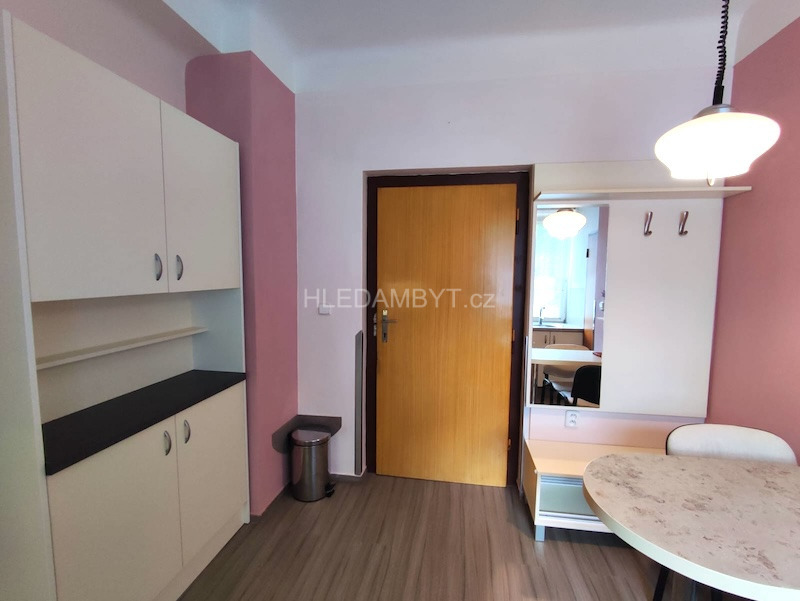 Pronájem bytu Praha 6 Bílá Hora 1+1