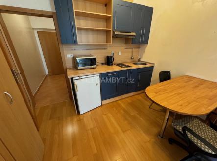 Pronájem bytu, 1+kk, 30 m² obrázek