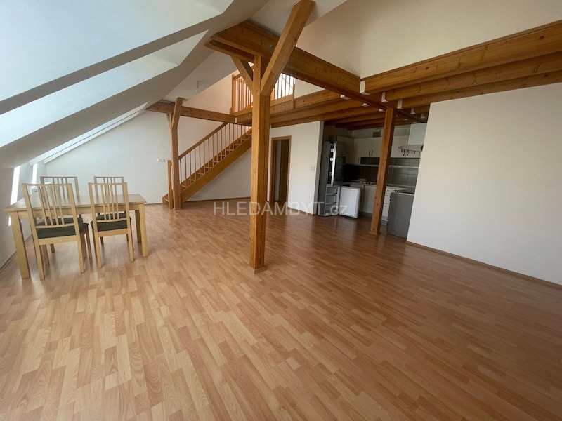 Pronájem bytu Praha 5 Smíchov 2+kk mezonet 