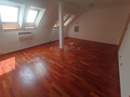 Pronájem bytu, 2+1, 76 m²