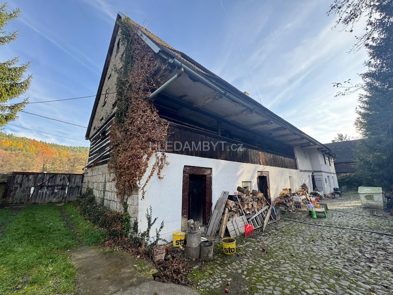 Prodej chalupy Kokořínsko Zakšín 7+kk se zahradou 1 255 m