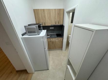 Pronájem bytu, 1+kk, 27 m²