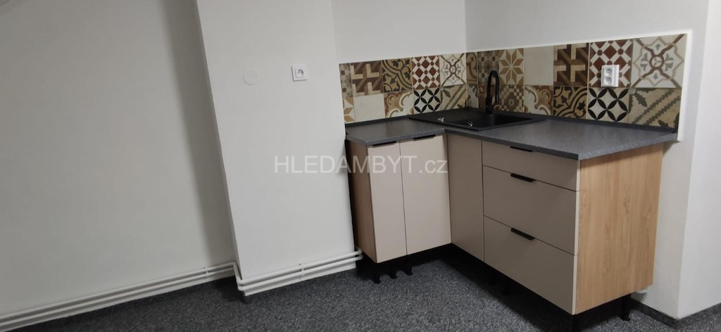 Pronájem bytu Praha 3 Žižkov 1+kk Cimburkova