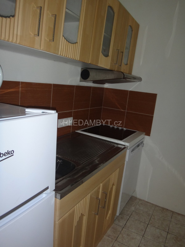 Pronájem bytu Praha 4 Krč 1+1 s lodžií Sládkovičova