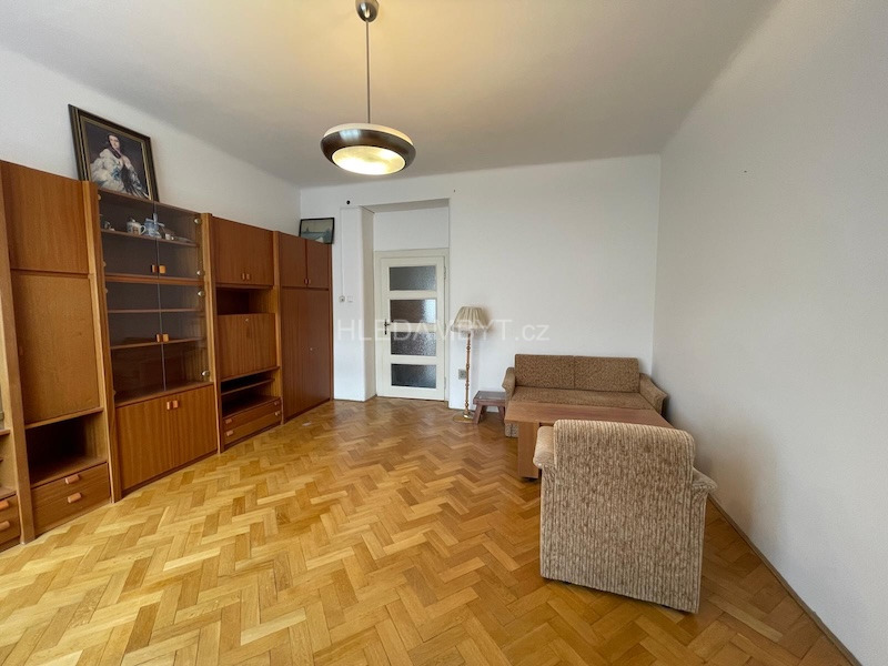 Pronájem bytu Praha 6 Dejvice 2+1 s balkonem 