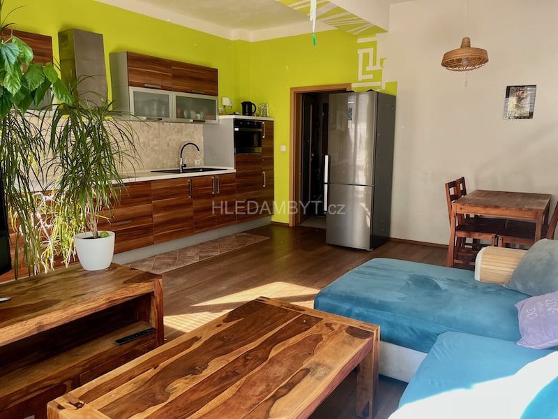 Pronájem bytu Praha 10 Vršovice 2+kk s balkonem 