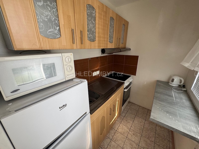 Pronájem bytu Praha 4 Krč 1+kk s lodžií Sládkovičova