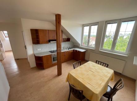 Pronájem bytu, 2+1, 61 m²
