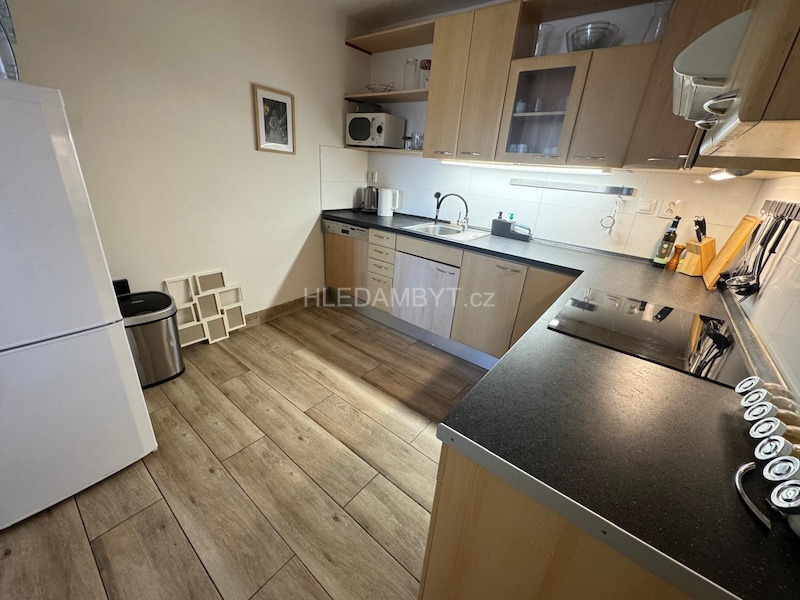 Pronájem bytu Praha 10 Vršovice 3+kk s balkonem Vršovická