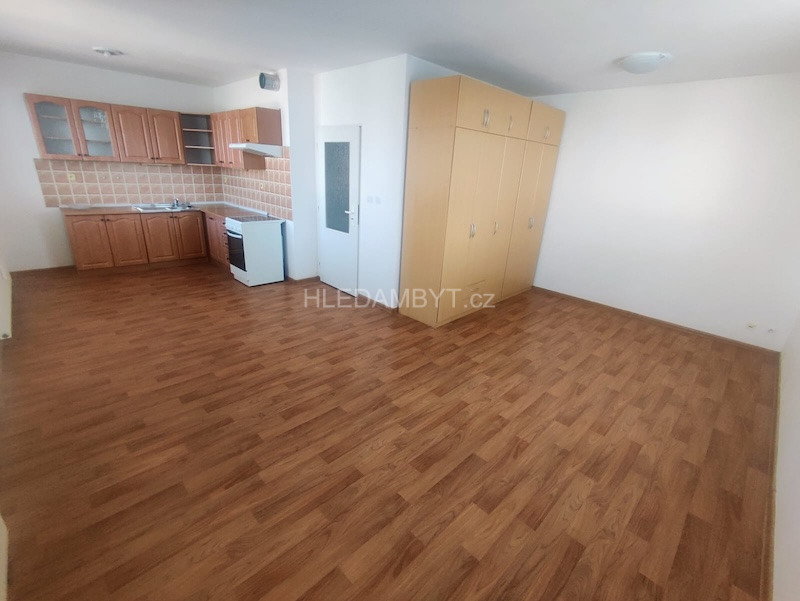 Pronájem bytu Praha 8 Troja 1+kk Hnězdenská
