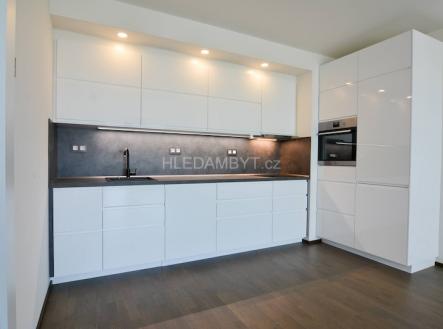Pronájem bytu, 3+kk, 82 m²