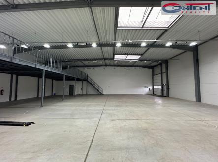 Pronájem - skladovací prostor, 540 m²