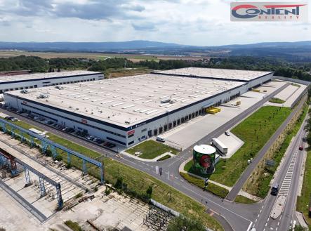 Pronájem - skladovací prostor, 3 500 m²