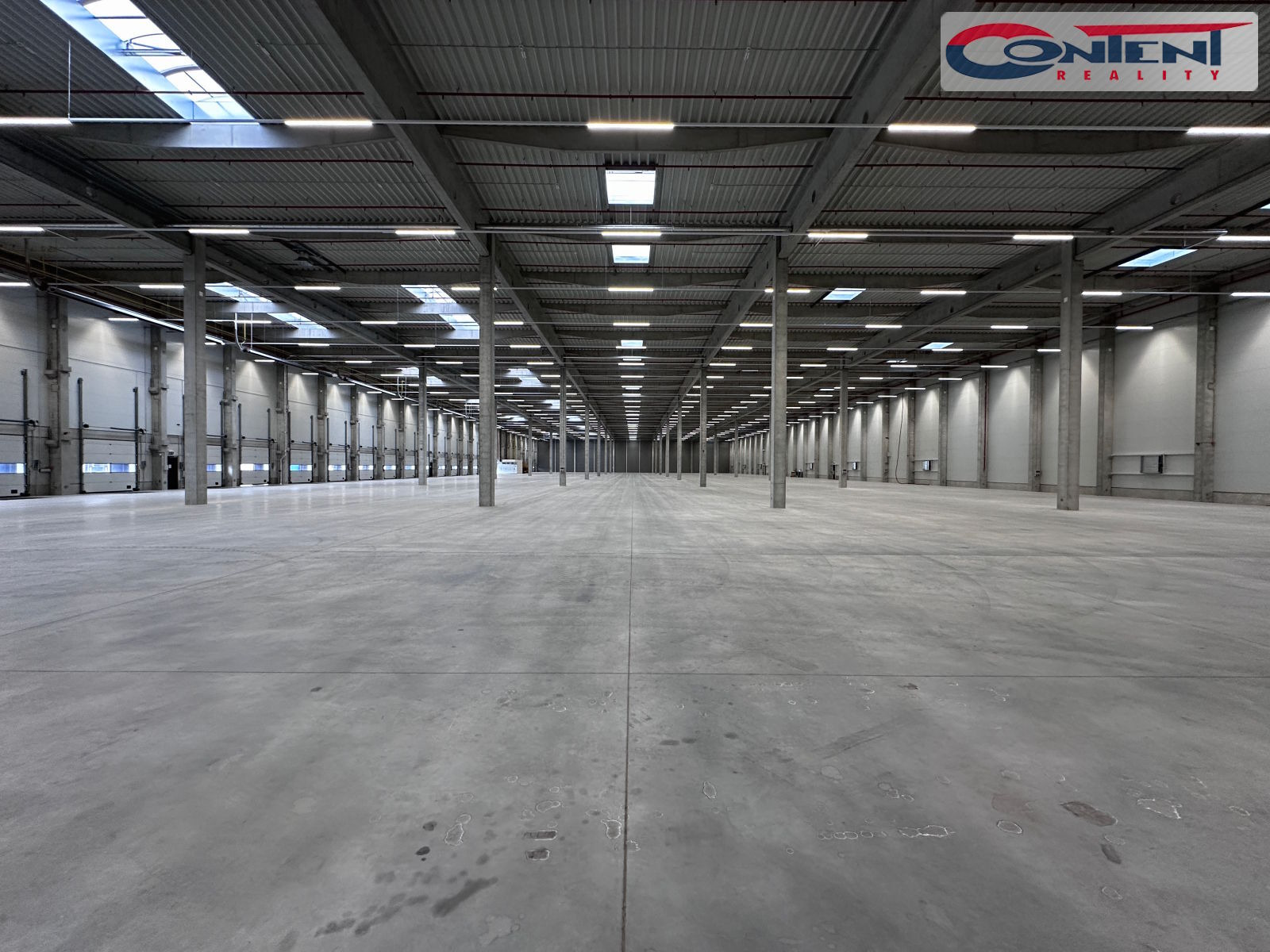 Pronájem skladu, výrobních prostor 12.000 m², Pardubice