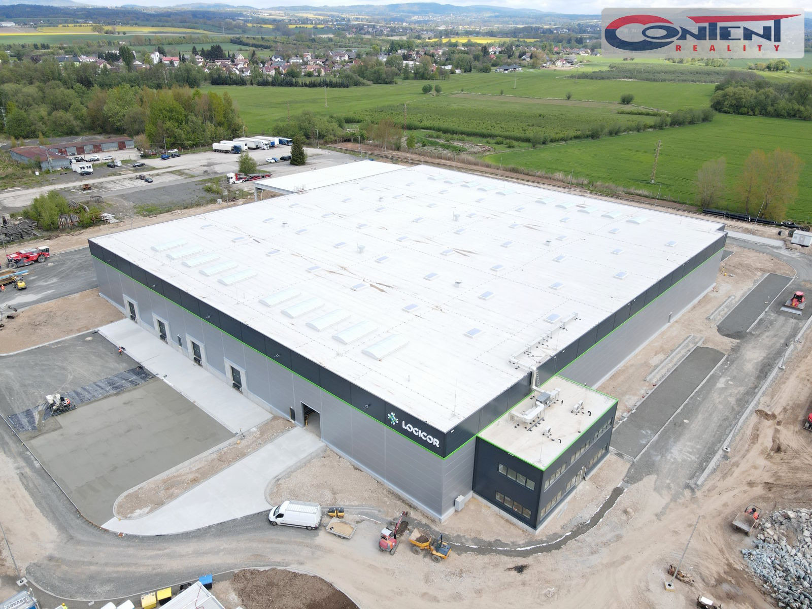 Pronájem skladu, výrobních prostor 4.500 m², Příšovice, D10