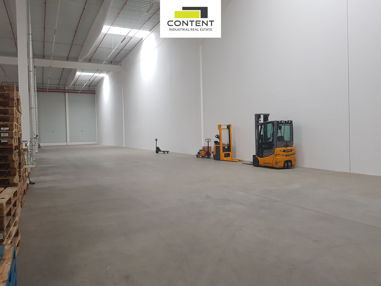 Podnájem skladu 1.700 m², Olomouc, Hněvotín