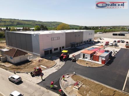 Pronájem obchodní prostor, 2 425 m²