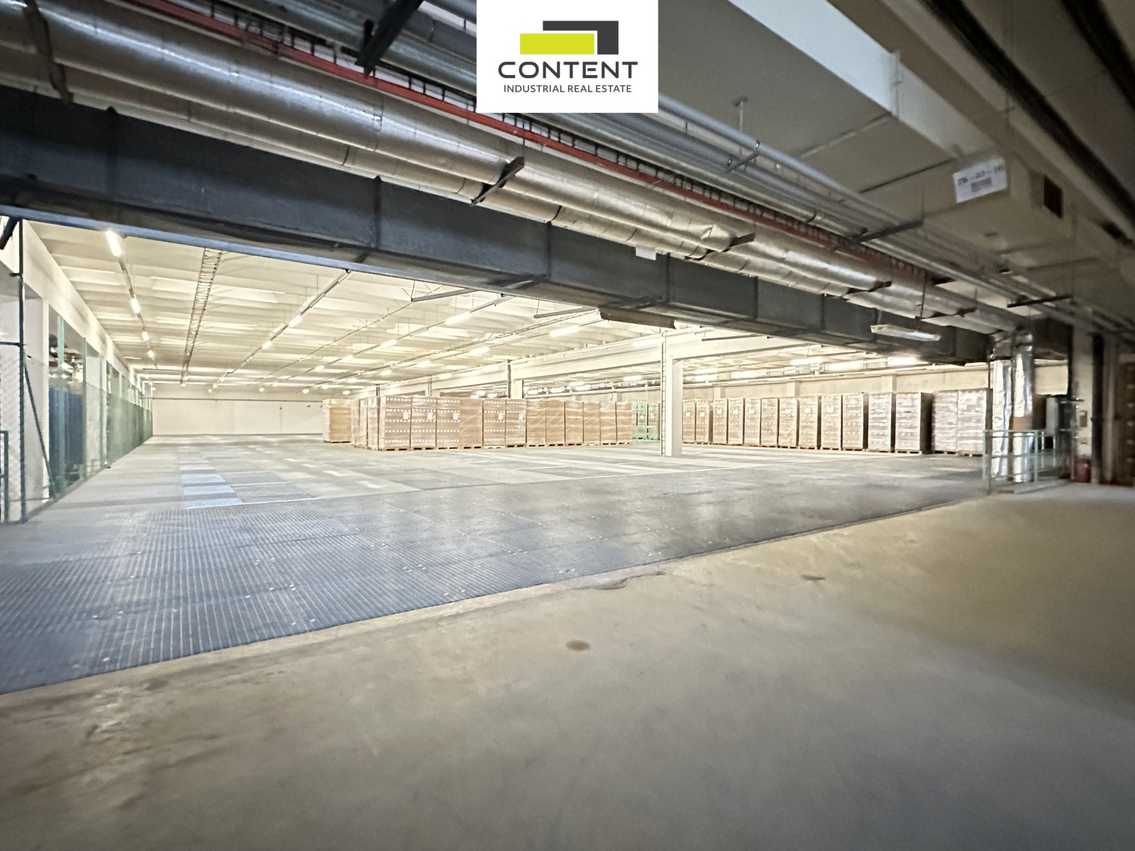 Podnájem skladu 5.330 m², Hradec Králové, D11, D35