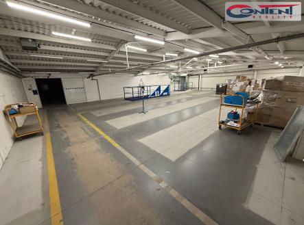Pronájem skladovací prostor, 3 922 m²