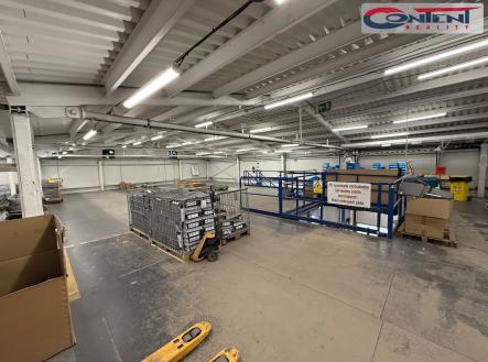 Pronájem skladovací prostor, 3 922 m²