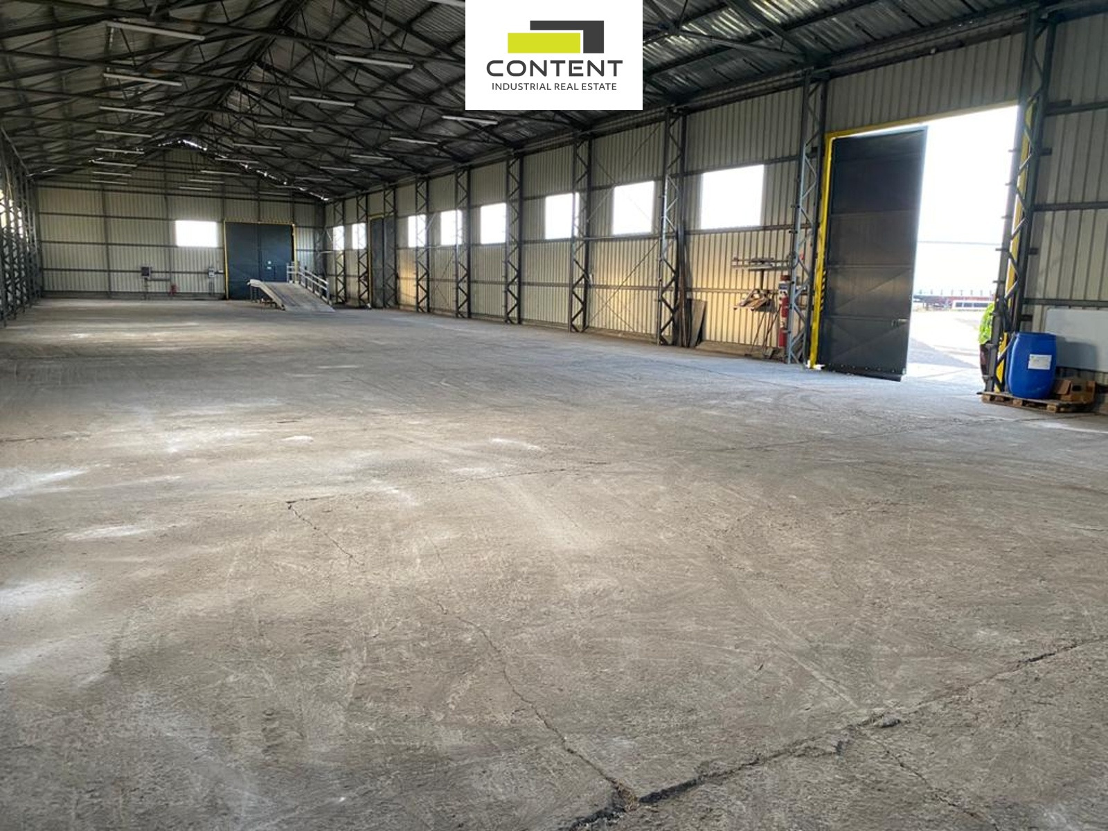 Pronájem skladu 880 m², Teplice - Žalany