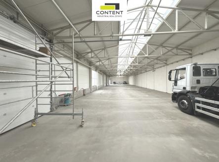 Pronájem výrobní prostor, 867 m²