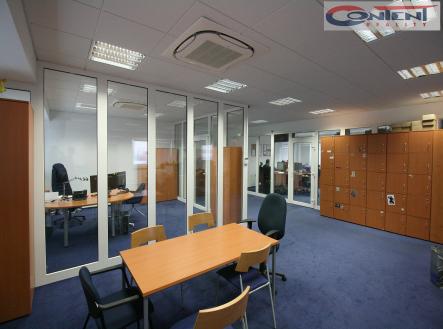 Pronájem kanceláře, 262 m²