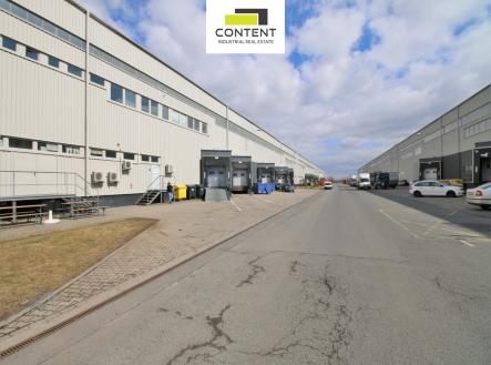 Pronájem výrobní prostor, 6 398 m²