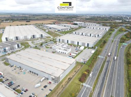 Pronájem skladovací prostor, 8 200 m²