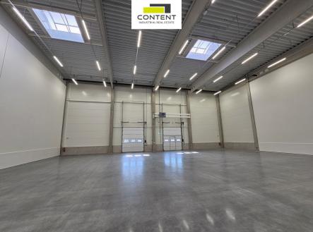 Pronájem výrobní prostor, 1 690 m²