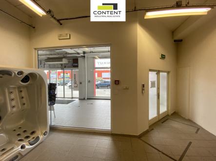Pronájem obchodní prostor, 334 m²