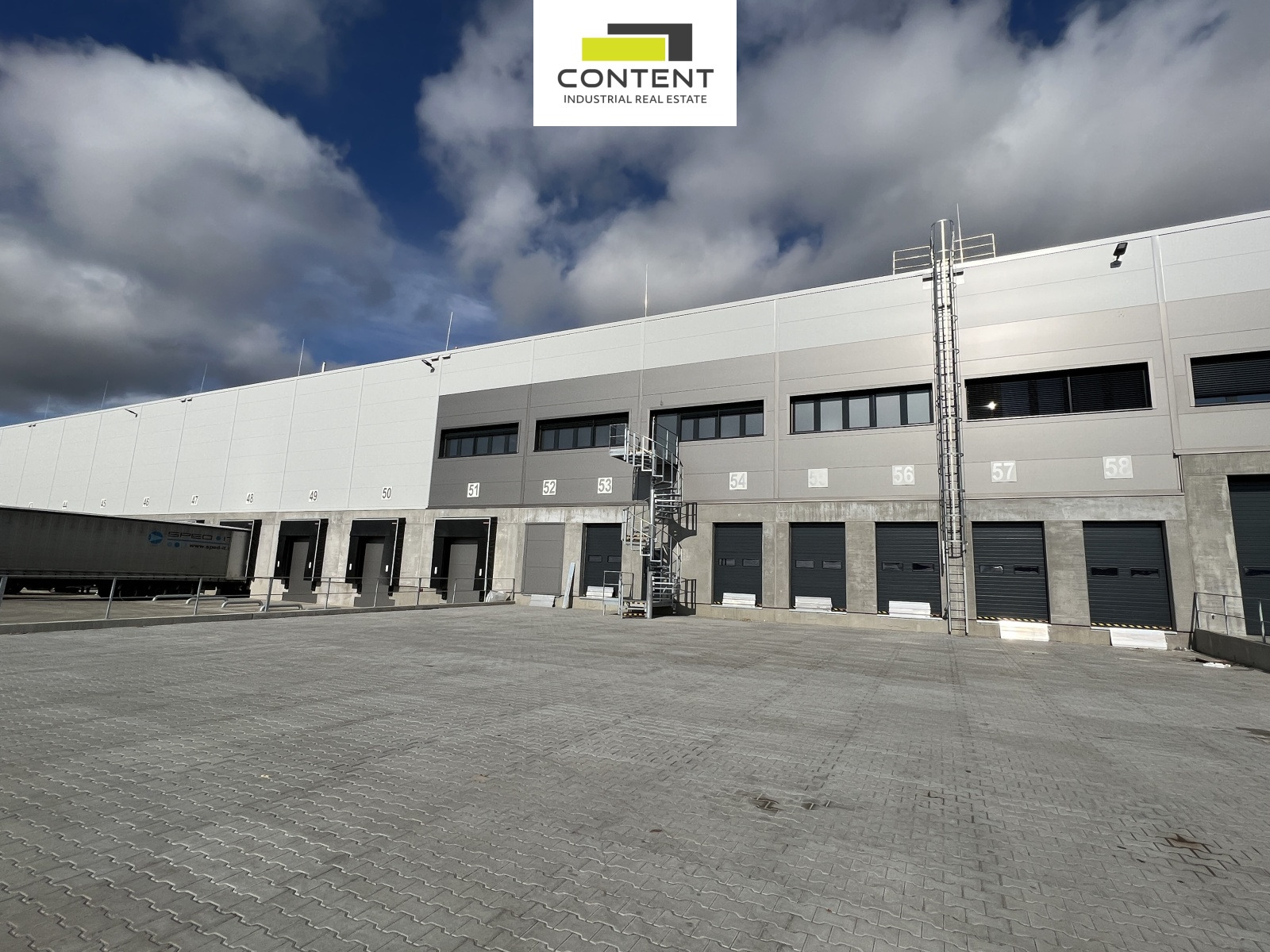 Pronájem skladu, výrobních prostor 1.200 m², Kozomín, D8