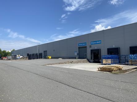 Pronájem skladu, 900 m²
