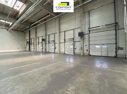 Pronájem skladu, 8 135 m²