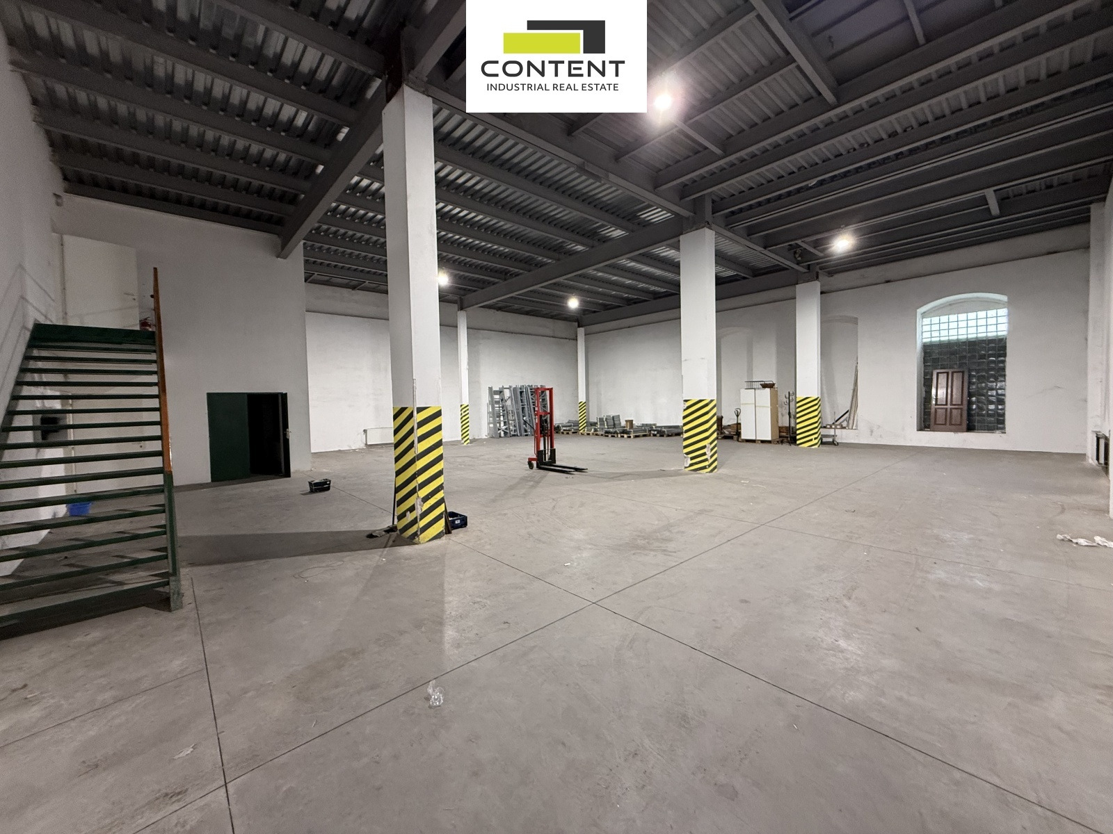 Prodej komerčního objektu o velikosti  3508 m², Praha 9 - Čakovice